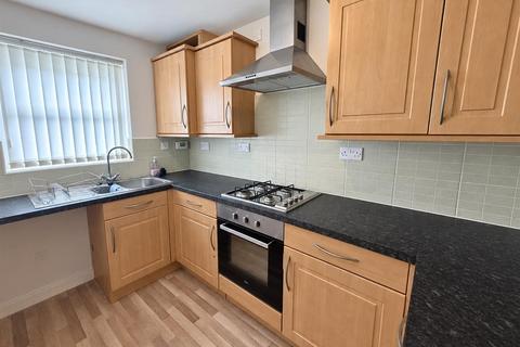 2 bedroom semi-detached house to rent, Pendinas, Wrexham LL11
