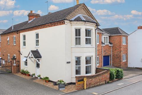 2 bedroom semi-detached house for sale, St Andrews Street, Leighton Buzzard, LU7