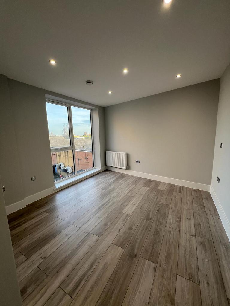 Apartment in Barking - View 3