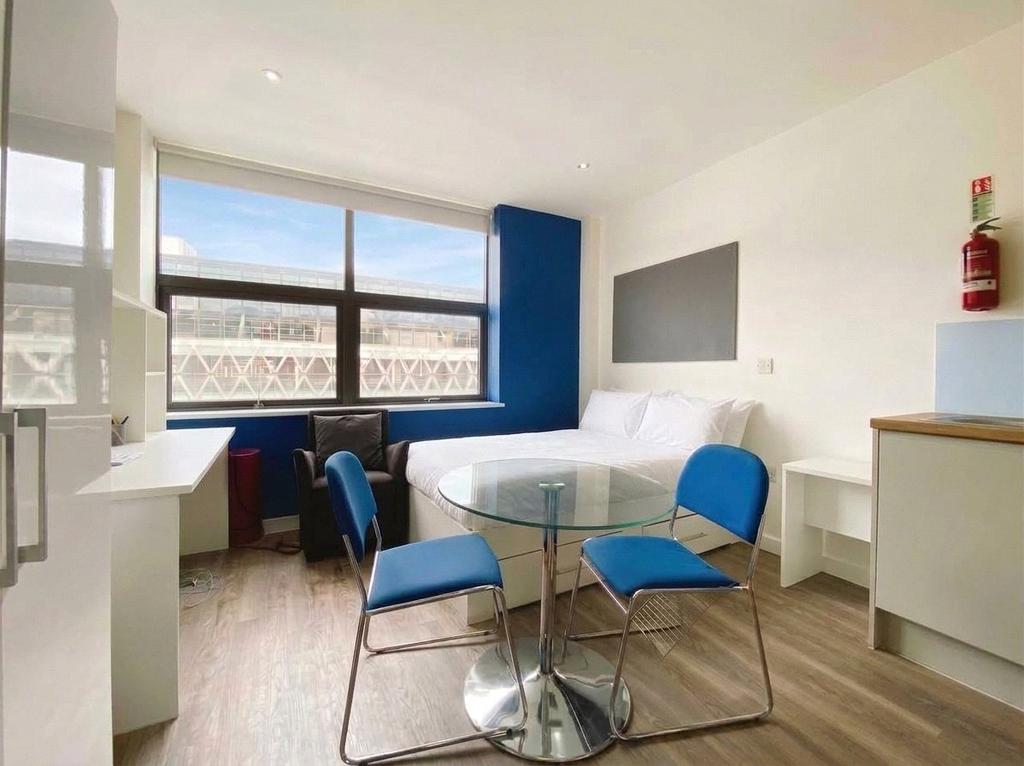 Apartment in City Centre - More