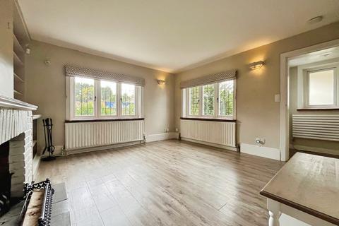 4 bedroom detached house to rent, Charters Road, Ascot, Berkshire, SL5