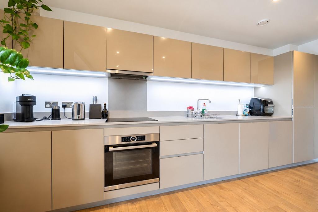Apartment in London - More