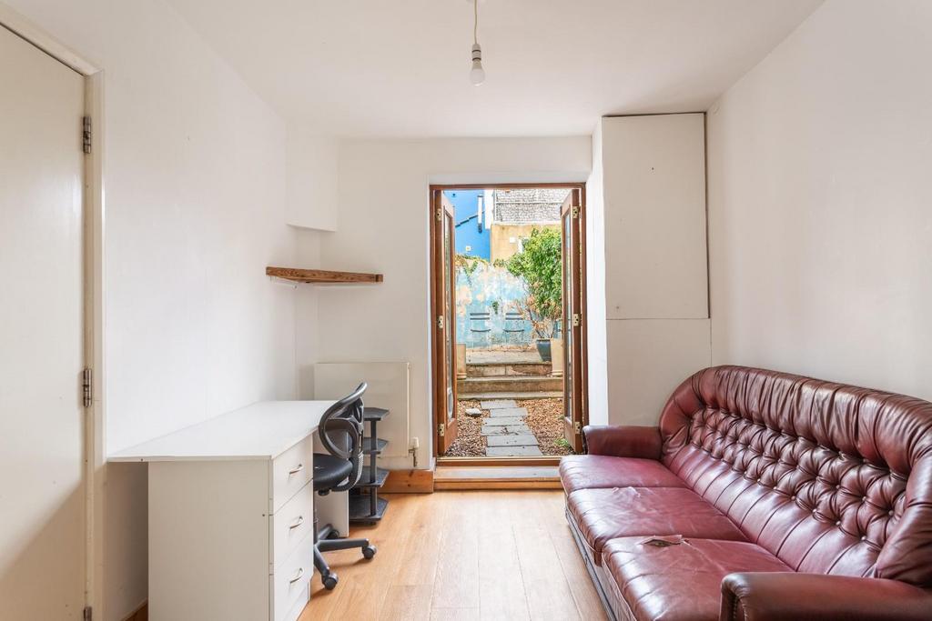 House in Brighton - View 5