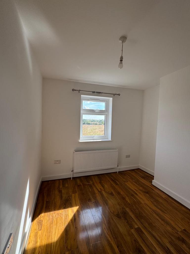 House in London - View 2