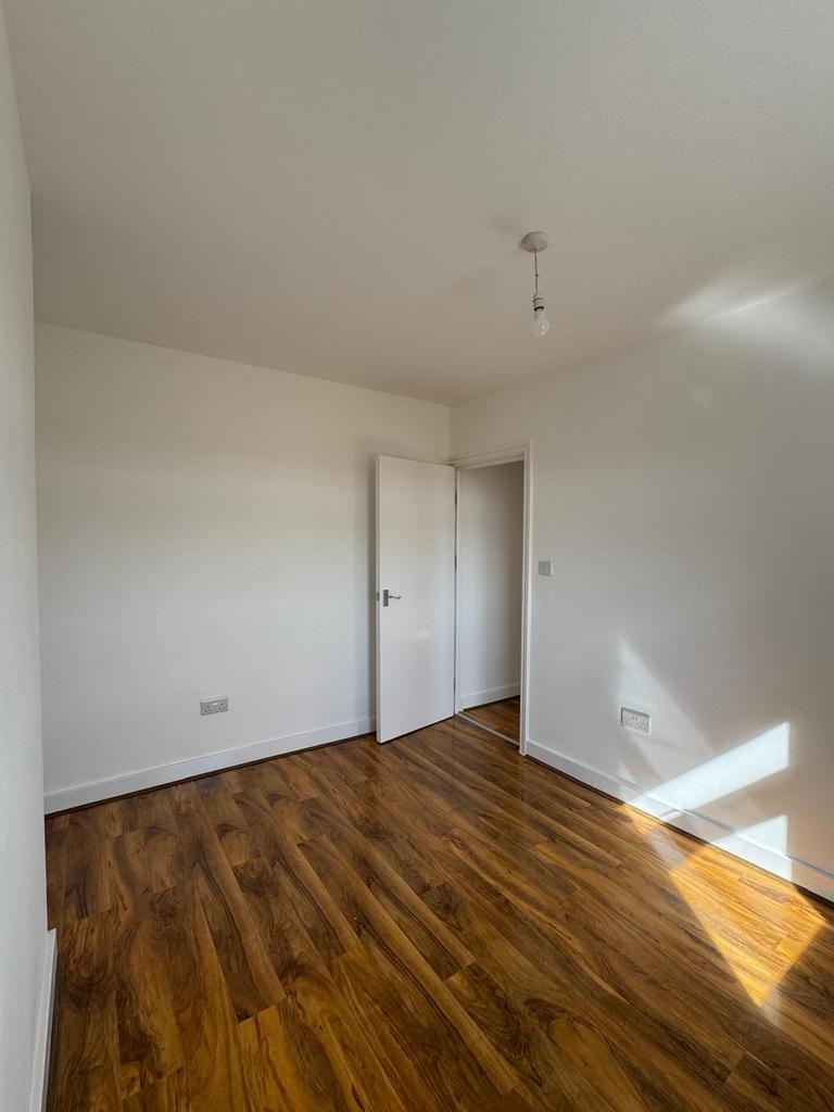 House in London - View 3