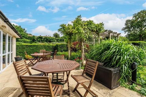 2 bedroom retirement property for sale, EMMELINE LODGE, LEATHERHEAD, KT22