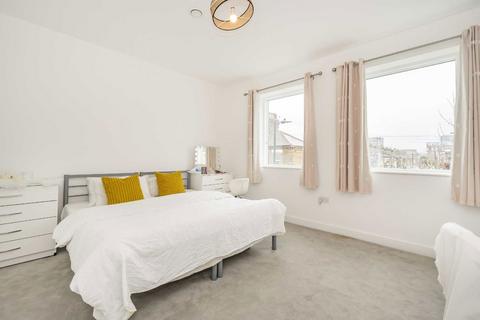 4 bedroom terraced house to rent, Caird Street, London W10