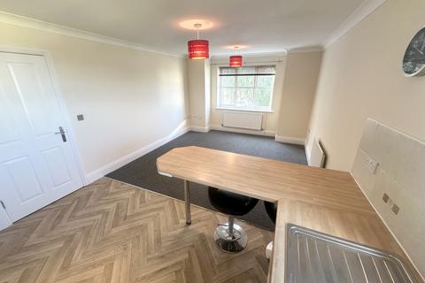 2 bedroom flat to rent, Woolcombers Way, Tyersal