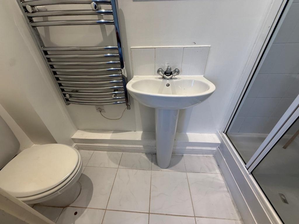 Apartment in Winchmore Hill - More