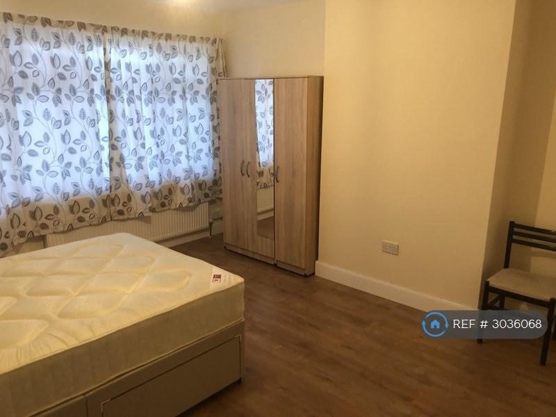 House in Hounslow West - View 3