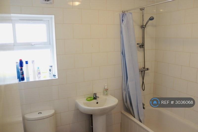 House in Hounslow West - View 4