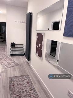 1 bedroom in a flat share to rent, Orchard Road, Southsea, PO4