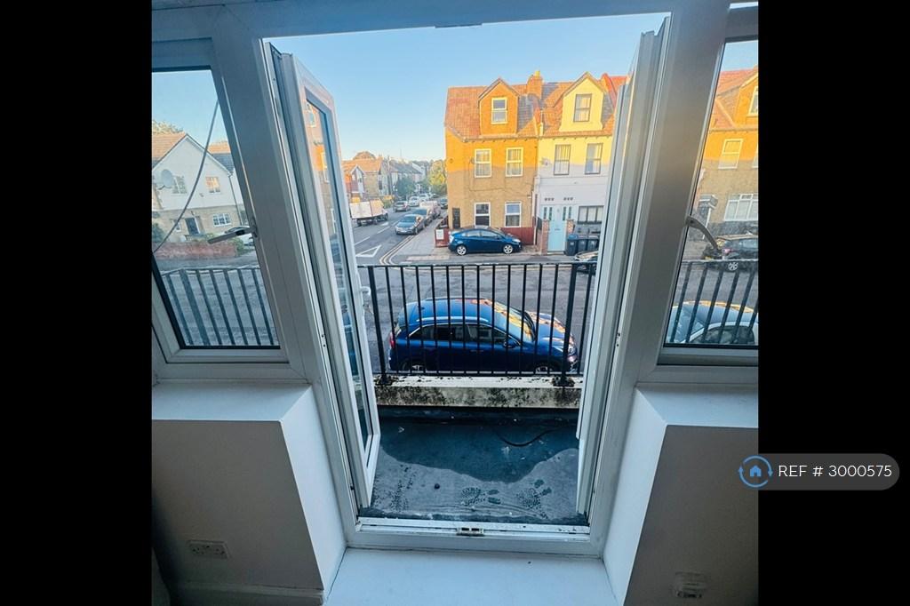 Apartment in London - View 3