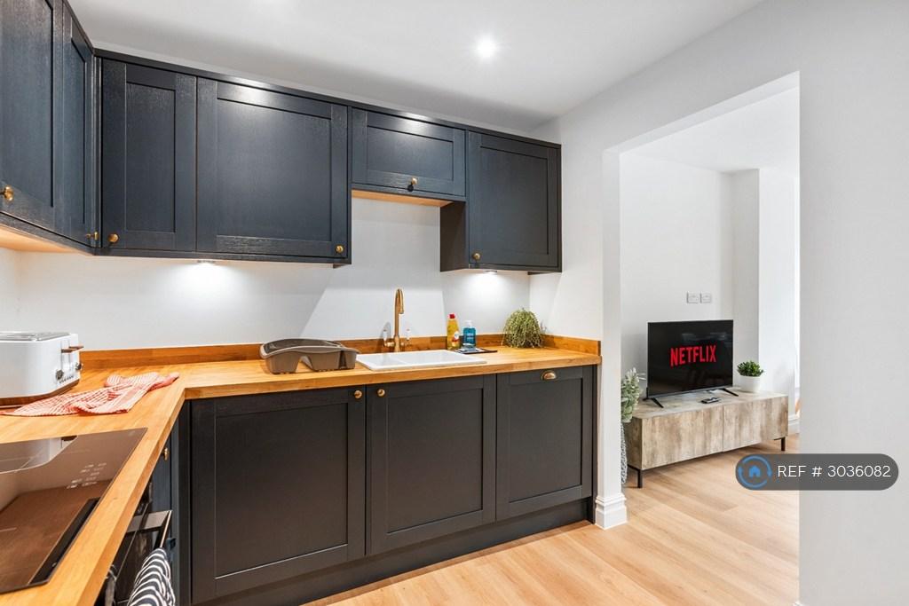 Apartment in Brighton - View 3
