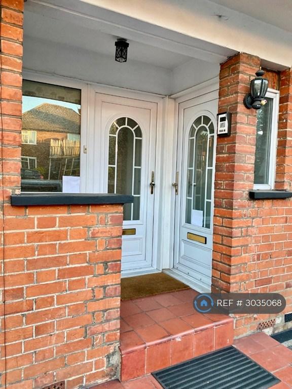 Apartment in Pinner - View 2