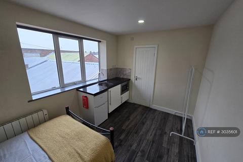 Studio to rent, Woodhouse Street, Stoke-On-Trent, ST4