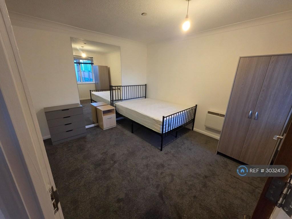 Apartment in Nottingham, Hyson Green - View 5