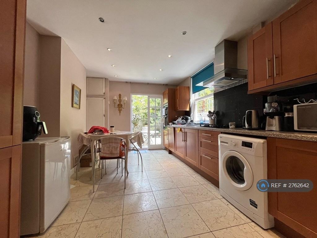 House in London - View 5
