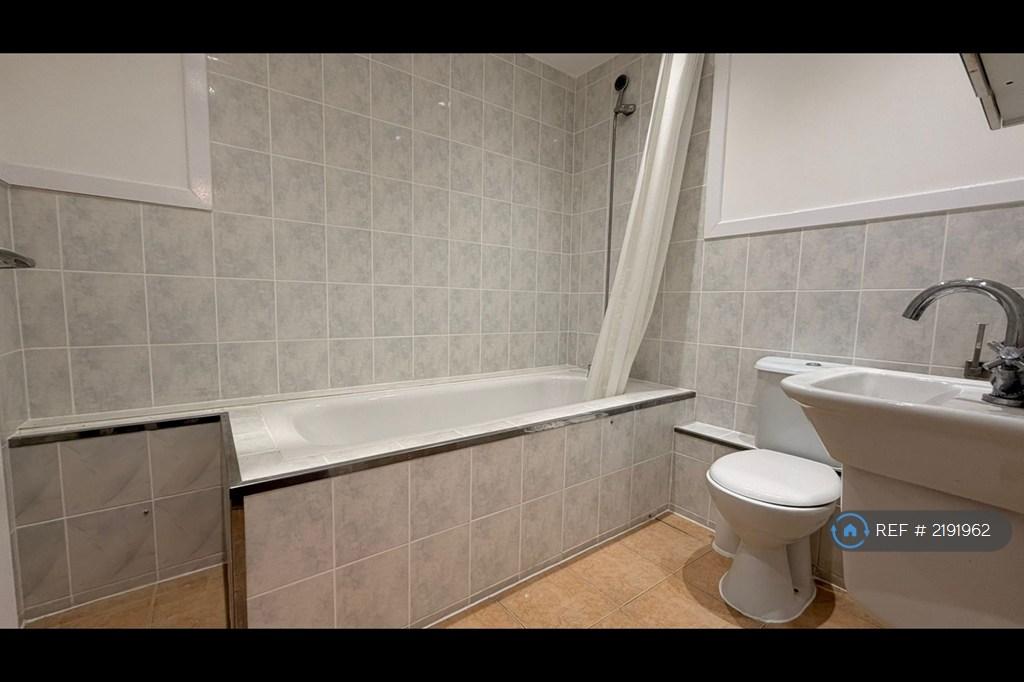Apartment in Croydon - View 4