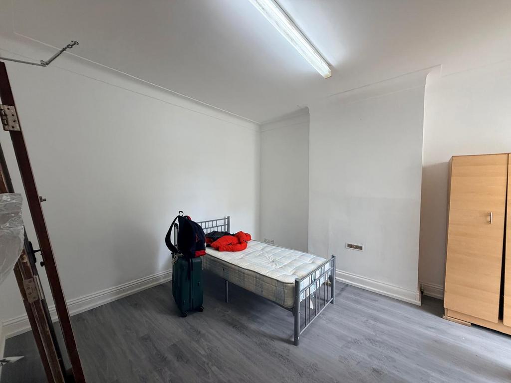 House in Hounslow - View 3