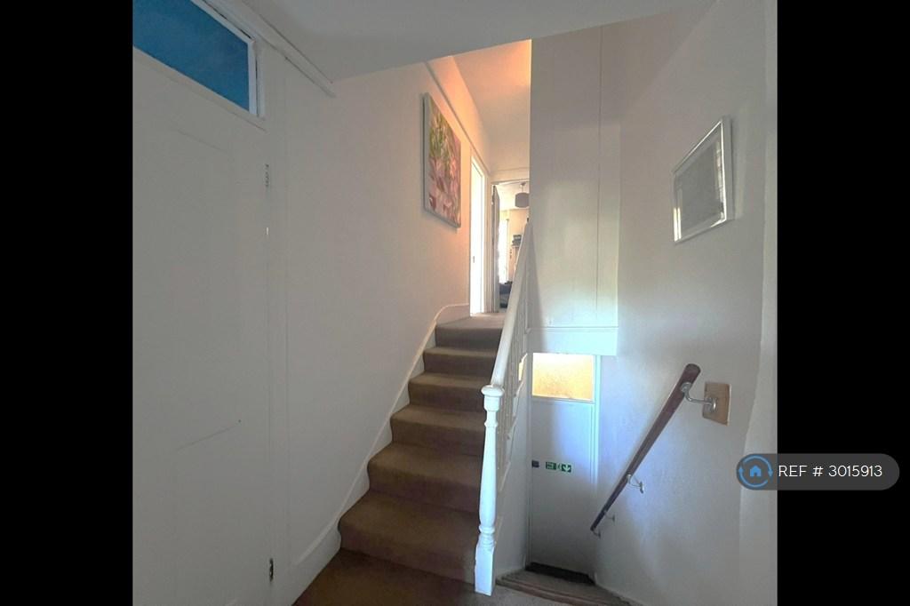 Apartment in Brighton, Round Hill - View 5