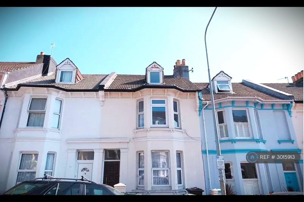 Apartment in Brighton, Round Hill - More