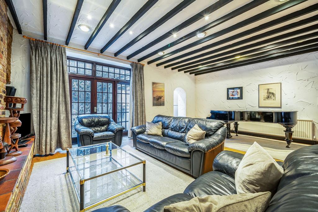 Apartment in London - More