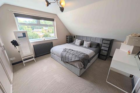 2 bedroom detached house for sale, Thornhill Road, Rastrick HD6