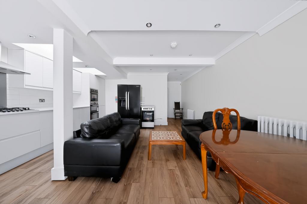 House in London - View 2