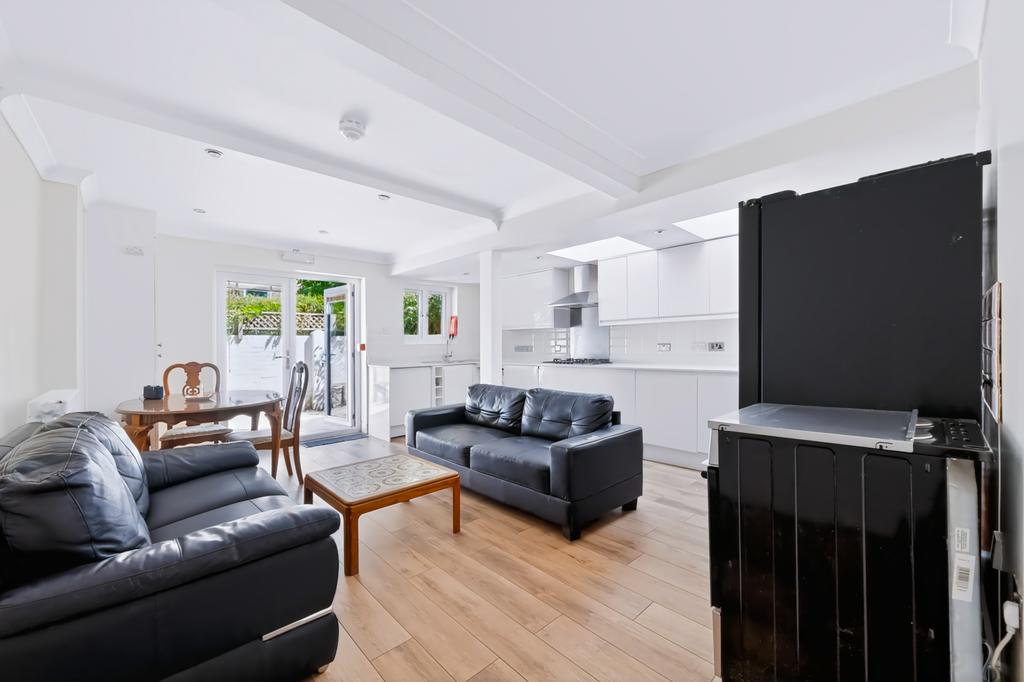 House in London - View 4