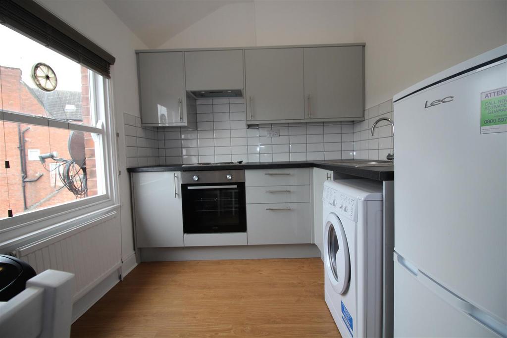 Apartment in Leicester - View 2