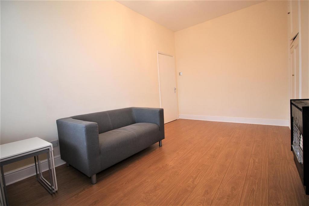 Apartment in Leicester - View 3