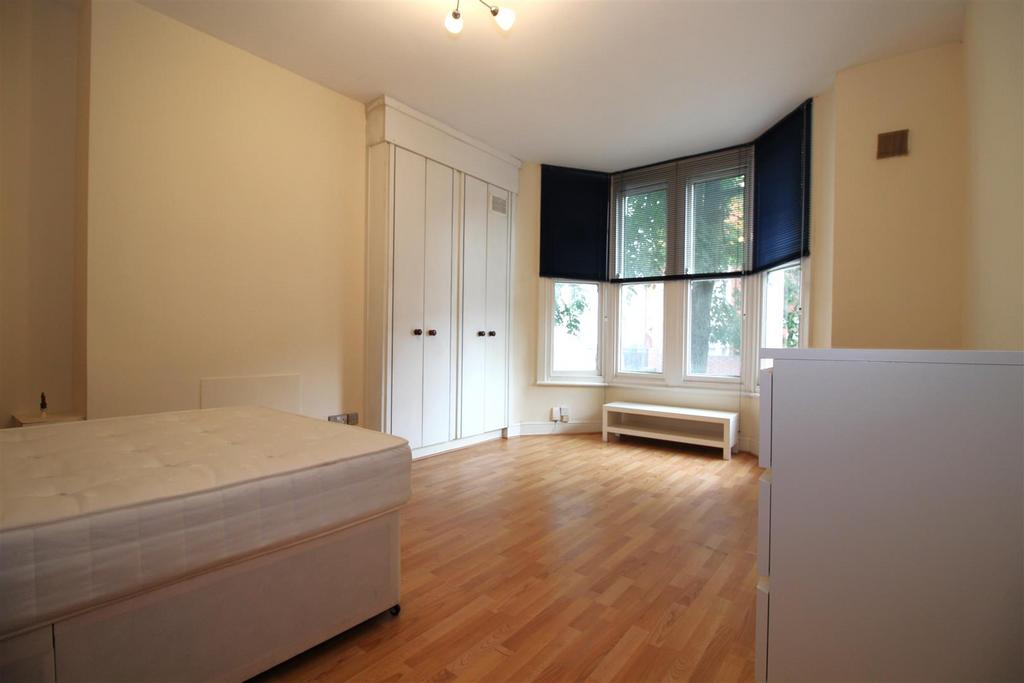 Apartment in Leicester - View 3