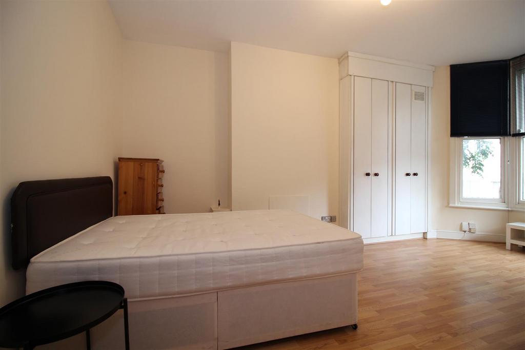 Apartment in Leicester - View 4