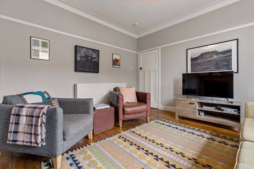 House in Glasgow - More