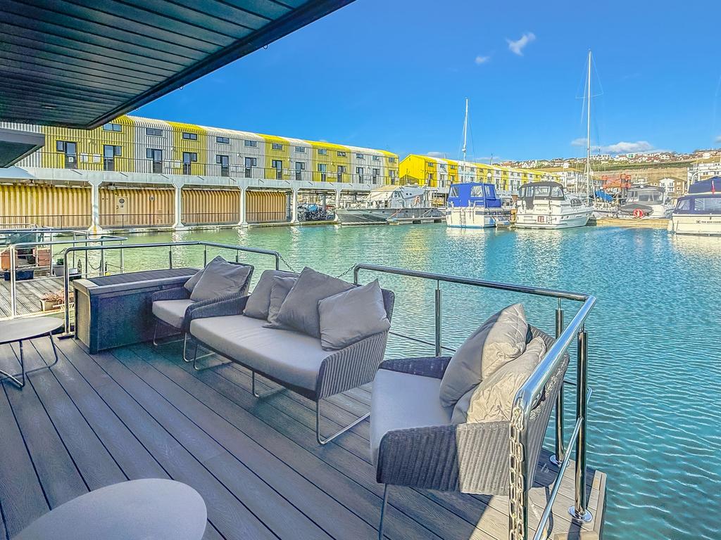 Apartment in Brighton - View 2