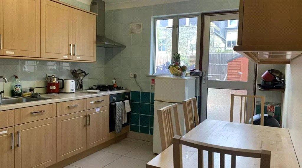 House in London - View 5