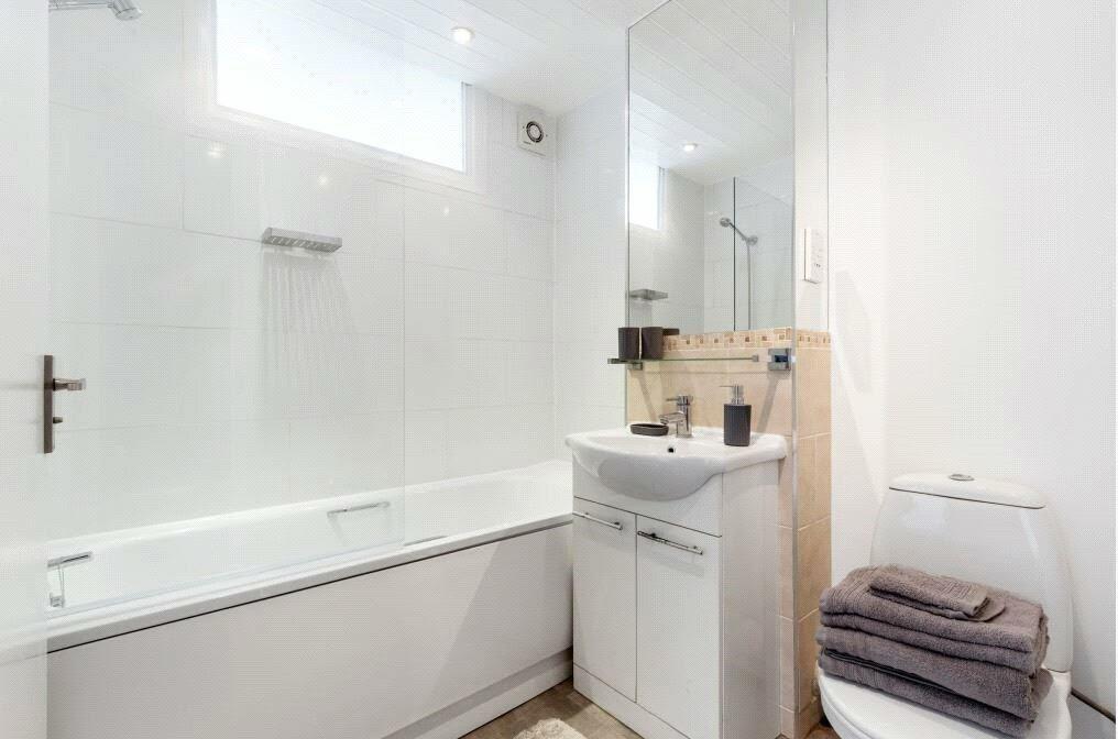 Apartment in London - More