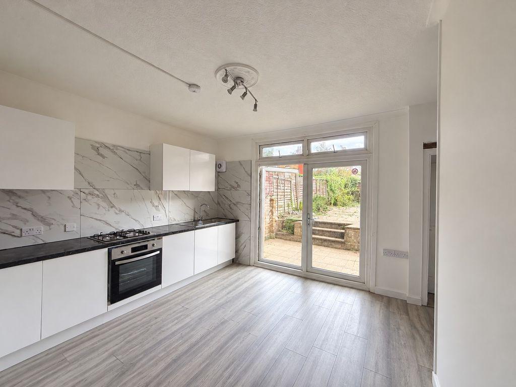 House in London - View 2