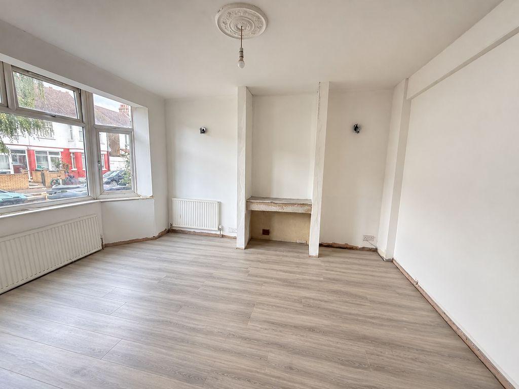 House in London - View 3