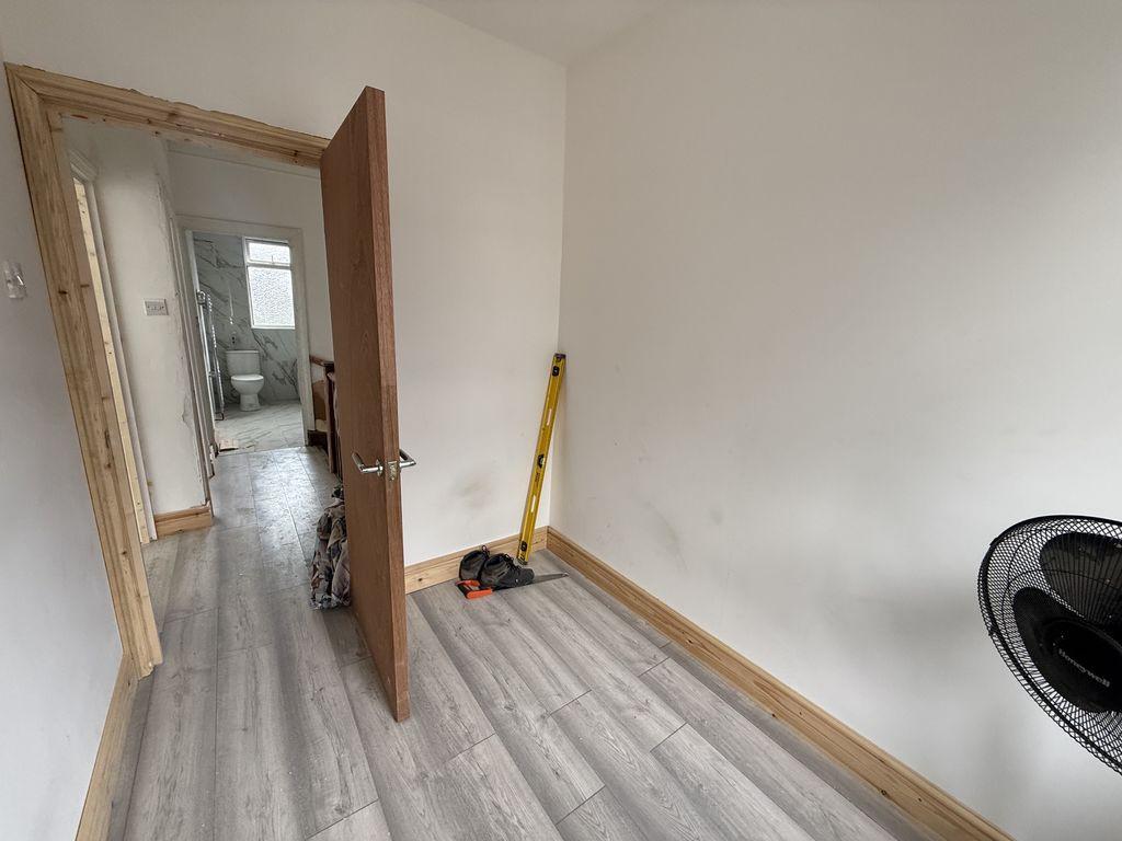 House in London - View 5
