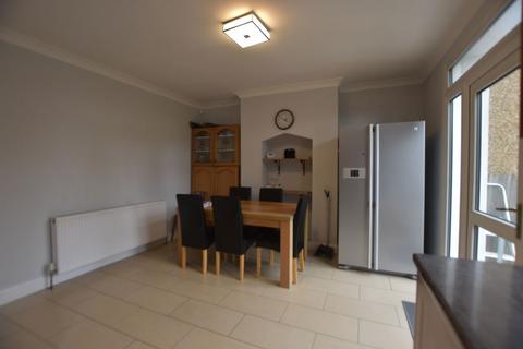 4 bedroom semi-detached house for sale, Hawthorn Drive, Harrow