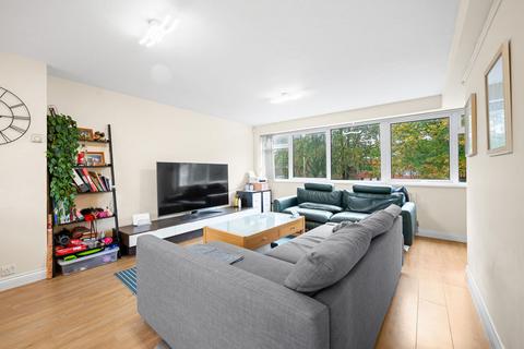 4 bedroom townhouse for sale, Wellsmoor Gardens, Bromley