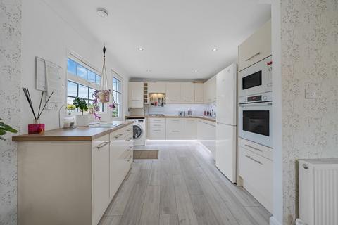2 bedroom park home for sale, Avenue C, Addlestone KT15