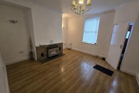 3 bedroom terraced house to rent, Beldon Road, Bradford, BD7