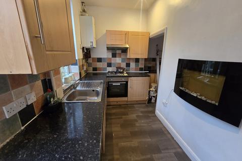 3 bedroom terraced house to rent, Beldon Road, Bradford, BD7