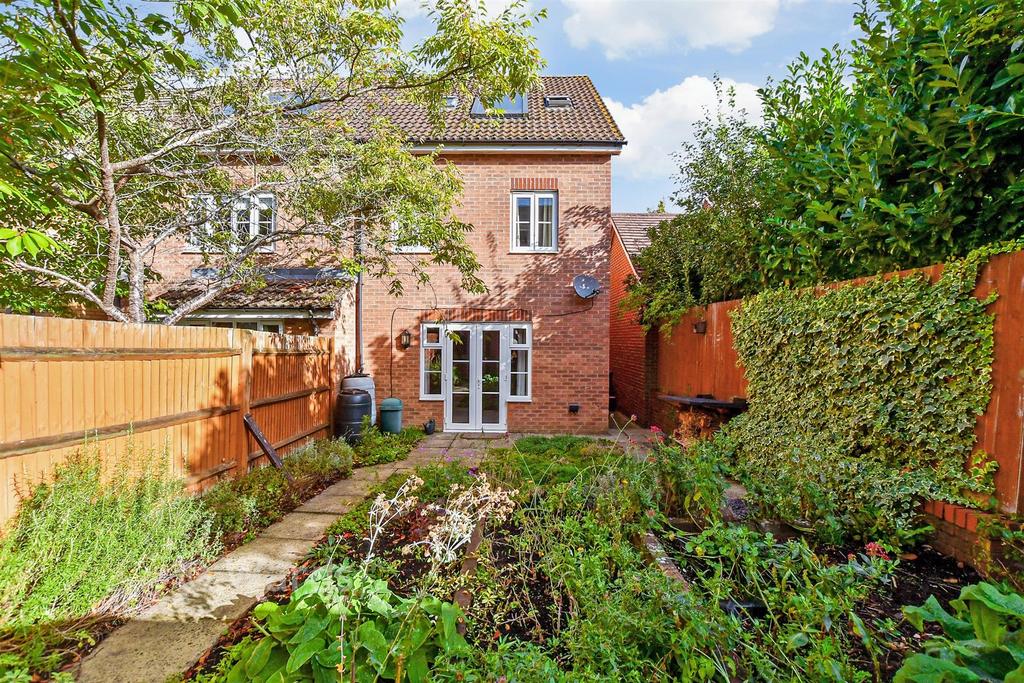 House in Maidstone, Loose - View 3