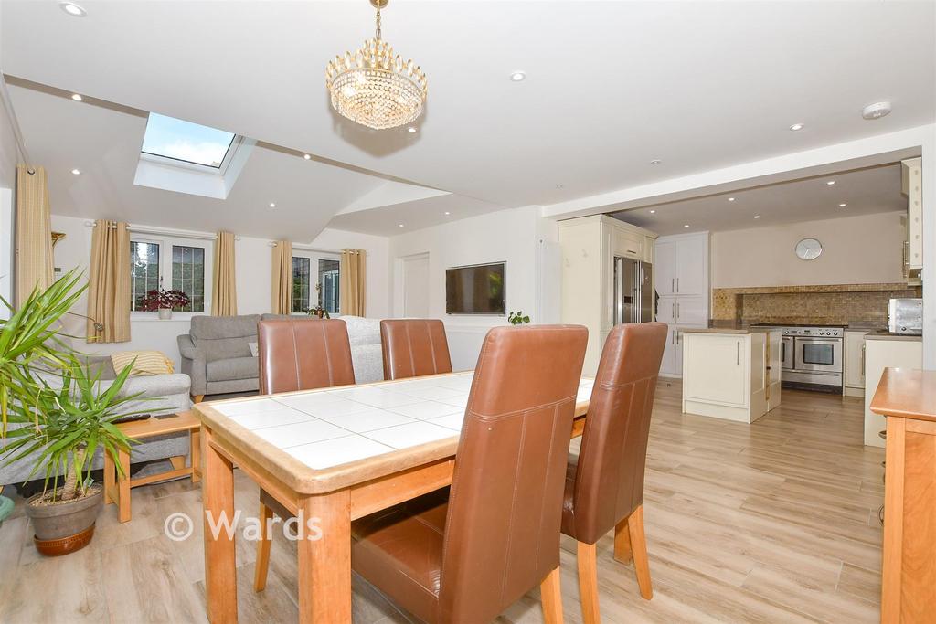 House in Maidstone, Loose - More