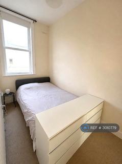 1 bedroom in a house share to rent, Hazlitt Road, London, W14