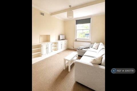 1 bedroom in a house share to rent, Hazlitt Road, London, W14